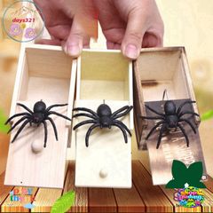 Hộp Gỗ Trò Đùa Sợ Nhện - Đồ Chơi Kham Khảo Vui Nhộn, Quà Tặng độc đáo cho Tiệc Halloween và Ngày Cá Tháng Tư