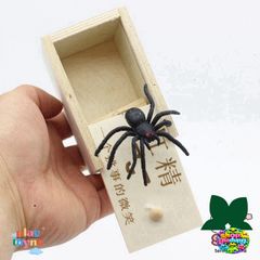 Hộp Gỗ Trò Đùa Sợ Nhện - Đồ Chơi Kham Khảo Vui Nhộn, Quà Tặng độc đáo cho Tiệc Halloween và Ngày Cá Tháng Tư