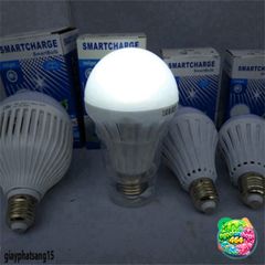 Đèn LED Chiếu Sáng 15W Chịu Nước Tự Động - Bóng Đèn Tích Điện Siêu Tiết Kiệm Điện, Sử Dụng Đến 5 Giờ Khi Mất Điện