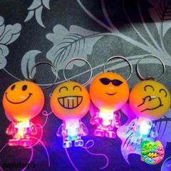 Móc Khóa LED Mặt Cười Emoji Phát Sáng – Phụ Kiện Thời Trang Rực Rỡ, Thiết Kế Xinh Xắn Cho Túi Xách & Chìa Khóa