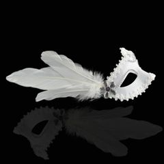 Mặt Nạ Dạ Hội Nửa Mặt Lông Vũ Màu Trắng Sang Trọng - Phụ Kiện Hóa Trang Khác Biệt Cho Mọi Lứa Tuổi