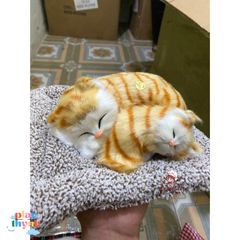 Thú Bông Chó PUG Đôi Mẹ Con - Khử Mùi Than Hoạt Tính Trang Trí Xe Hơi, Đồ Chơi Dễ Thương Cho Trẻ Em, Kích Thước 28x21cm