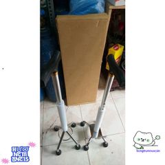 Gậy Chống 3/4 Chân Nhập Khẩu cho Người Cao Tuổi - Hỗ Trợ Đi Lại An Toàn, Chắc Chắn và Đẹp Mắt