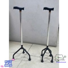 Gậy đi lại Lucass 3 chân - Cây chống hỗ trợ người già, có thể điều chỉnh chiều cao, chất liệu sắt mạ crom bền chắc.