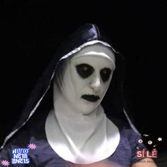 Mặt nạ Valak Cao Su Độc Đáo Cho Nữ - Trang Phục Halloween Hấp Dẫn Kèm Khăn Trùm Đầu, Thiết Kế Thân Thiện Môi Trường