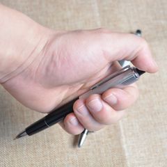 Bút Giật Điện Magic Pen - Bút Bi Độc Đáo Gây Bất Ngờ An Toàn - Quà Tặng Vui Nhộn Cho Bạn Bè