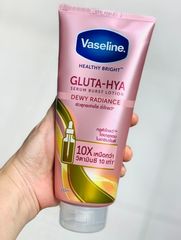 Sữa Dưỡng Thể Sáng Da Vaseline Gluta HYA Serum 10X 330ml - Cấp Ẩm, Giúp Làn Da Trắng Sáng và Mờ Thâm Sạm, Phù Hợp Mọi Loại Da