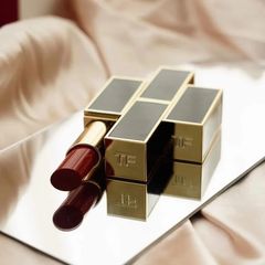 Son Môi Tom Ford Lip Color Satin Matte 50 Adored - Màu Đỏ Cam Cháy Cao Cấp Chính Hãng, Chất Son Mịn Màng, Bám Màu Lâu