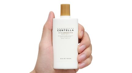 Kem Chống Nắng Skin1004 Madagascar Centella Air-Fit SunCream SPF50+ PA++++ - Bảo Vệ Da Nhạy Cảm, Không Nhờn Dính, 50ml