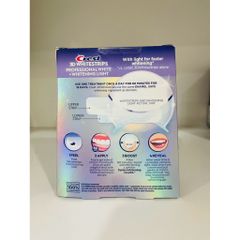 Miếng Dán Trắng Răng Crest 3D White Siêu Trắng Với Công Nghệ Đèn LED Ánh Sáng Xanh - Nụ Cười Rạng Rỡ Tự Nhiên