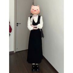 Set Váy Yếm Hàn Quốc Kiểu Dáng Nữ - 2 Chi Tiết Áo Kem và Yếm Nhung Đen - Thời Trang Thu Đông Size M
