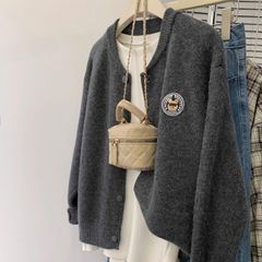 Áo len cardigan nữ cổ tròn dáng rộng màu xám họa tiết gấu - Phong cách Hàn Quốc cho mùa thu đông