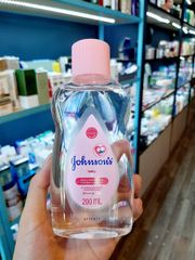 Dầu Mát xa và Dưỡng Ẩm Johnson’s Baby Oil 200ML - Giữ ẩm cho da nhạy cảm của bé, an toàn và hiệu quả cho cả người lớn.