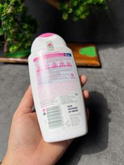 Dung dịch vệ sinh phụ nữ Femfresh Soothing Wash 250ml