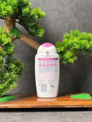 Dung dịch vệ sinh phụ nữ Femfresh Soothing Wash 250ml