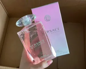 Sữa Tắm Versace Bright Crystal 200ml - Hương Thơm Nhẹ Nhàng, Sang Trọng - Chăm Sóc Da Toàn Thân Chính Hãng