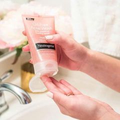 Sữa rửa mặt Neutrogena Pink Grapefruit Scrub 198ml – ngừa mụn, làm sạch sâu