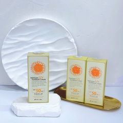 Kem Chống Nắng 3W Clinic Intensive UV Sun Block 70ml - Dưỡng Ẩm Hiệu Quả, Bảo Vệ Da Toàn Diện, Giá Tốt