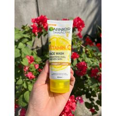 Sữa rửa mặt Garnier vitamin C  face wash 100ml 629036