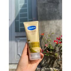 [Hàng Úc] Dưỡng Thể Vaseline Gluta - Hya Serum Bust UV Lotion flawless glow 10x 200ml 629149