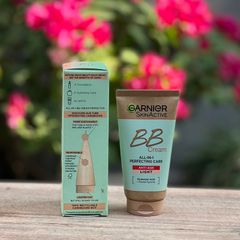 Kem Nền BB Cream Tông Màu Light Garnier BB Cream All In One Perfector Anti Age Light 50mL