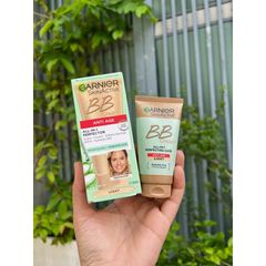 Kem Nền BB Cream Tông Màu Light Garnier BB Cream All In One Perfector Anti Age Light 50mL