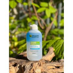 Nước Tẩy Trang Garnier SkinActive Simply Essentials Soothing 2in1 Make-Up Remover Face & Eyes 200ml 629409