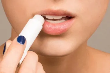 Son Vaseline Lip Therapy Original 4.8G Thỏi Xanh – dưỡng ẩm, phục hồi môi nứt nẻ
