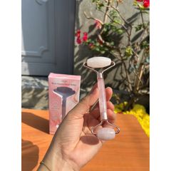 Thanh lý không hộp Cây lăn massage mặt bằng đá tự nhiên giúp nâng cơ thon gọn Lacura facial roller