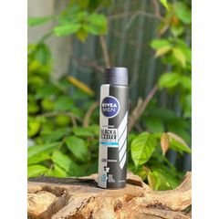 Xịt Khử Mùi Nam Chống Mồ Hôi Nivea Black & White 250ml 629617