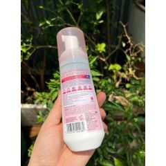 Bọt vệ sinh phụ nữ Femfresh Foam Wash With Shea Butter & Oat Milk Extracts  150 ml