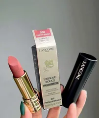 Son Lancome 200 L’Absolu Rouge Drama Matte - Son Môi Màu Lì Giữ Ẩm, Phong Cách Sang Trọng, Quà Tặng Tuyệt Vời Cho Phái Đẹp