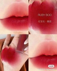 Son Kem MAC 975 Ruby Boo Đỏ Thuần - Màu Đỏ Tươi Chất Dưỡng Mềm Mịn - Phong Cách Trang Điểm Nổi Bật