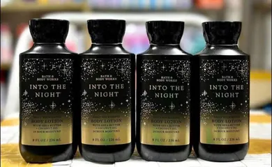 Sữa Dưỡng Thể Bath & Body Works Into The Night 236ml - Lưu Hương, Mềm Mịn, Chăm Sóc Da, Đen, Quà Tặng Tuyệt Vời