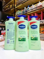 Sữa Dưỡng Thể Vaseline 725ml màu xanh  - Dưỡng ẩm và Trắng Da, Hỗ Trợ Làm Mềm Da, Sản Phẩm Chăm Sóc Da Hàng Ngày