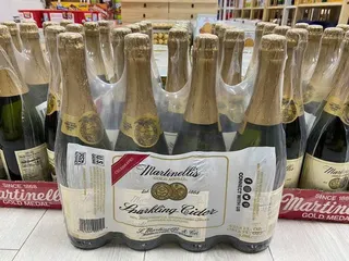 Nước Táo Có Gas Martinelli’s Sparkling Cider 750ml - Thức Uống Trái Cây Hảo Hạng, Tươi Mát, Thích Hợp Cho Tiệc Tùng và Gặp Gỡ Bạn Bè