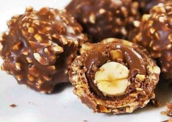 Socola Ferrero Rocher 48 Viên 600g - Hộp Quà Ngọt Ngào Lý Tưởng Cho Dịp Đặc Biệt, Đồ Ngọt Sang Trọng Cho Người Thân