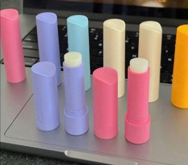 Son Dưỡng EOS Organic Lip Balm 4g - Dưỡng ẩm, mềm mượt, tươi tắn cho môi, tự nhiên, hoàn hảo cho tất cả các ngày.