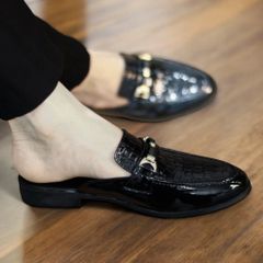 Giày sục nam DAVINCIA da bóng kính tráng gương, Sục lười da PU mềm đính băng xích trang trí trẻ trung tinh tế T16