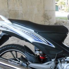 Tem Suzuki Axelo 125 RR Trắng Xanh - Tem Chuẩn Zin