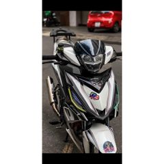 TEM LỬA DÁN XE WINNER V1 MÀU TRẮNG - Decal Cao Cấp Nhất