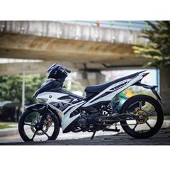 Exciter 2019 dán xe trắng phối bạc đen