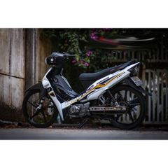 Tem rời Sirius mẫu zin RC phối trắng đen vàng, in sắc nét, 3 lớp không phai màu CM00044 1 2