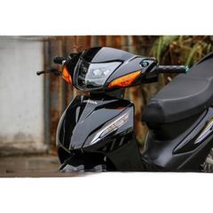 Tem rời ưave 2017 xe đen phối hoa văn xám vàng mới