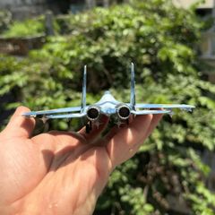 Mô Hình Máy Bay Chiến Đấu Kim Loại SU-27 TL 1/100 Decor Trưng Bày