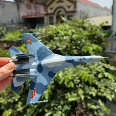 Mô Hình Máy Bay Chiến Đấu Kim Loại SU-27 TL 1/100 Decor Trưng Bày