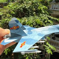 Mô Hình Máy Bay Chiến Đấu Kim Loại SU-27 TL 1/100 Decor Trưng Bày