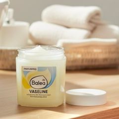 Kem nẻ Balea Vaseline Đức hũ 125ml dùng cho cả mặt và cơ thể 