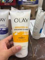 Sữa rửa mặt tái tạo da olay 150ml