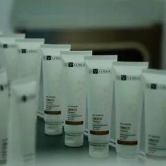 Sữa rửa mặt + kem chống nắng thiên nhiên, lành tính, dịu nhẹ với  mọi làn da VXEBRA. Công nghê hiện đại, Thành phần độc quyền